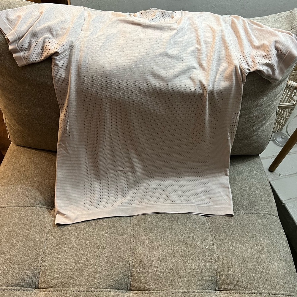 Lululemon Men shirt